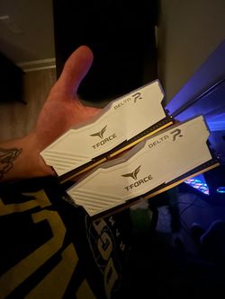 32GB RGB DDR4 RAM STICKS