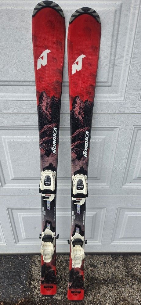 Skis Nordica 140 cm 