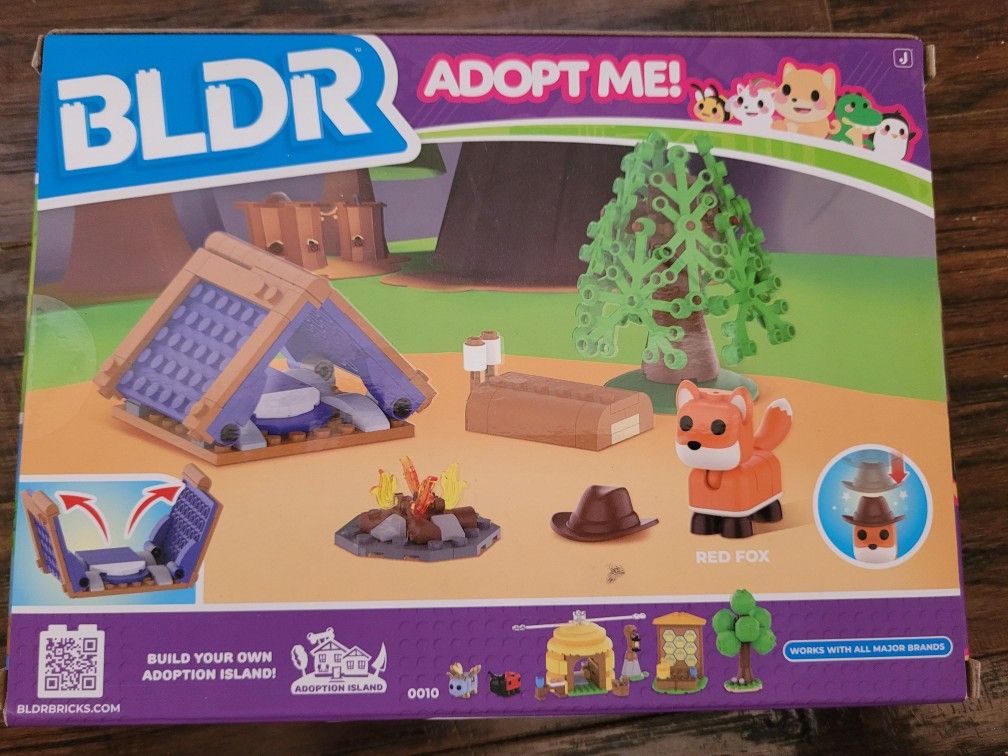 BLDR ADOPT ME! RED FOX & CAMPSITE! 139 PIECES! BRAND NEW! RETAILS $10