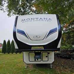 Fifth Wheel,  Gooseneck,  Equipment Transport & Relocation. 