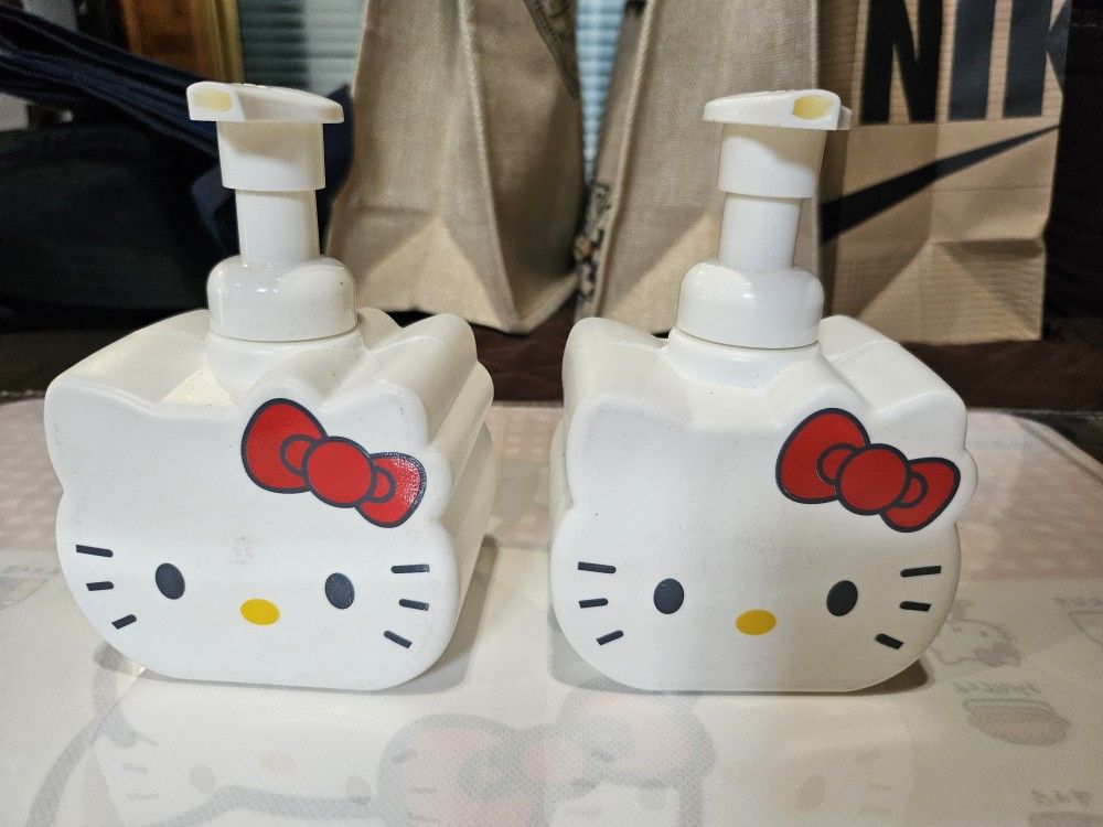 Hello Kitty Liquid container