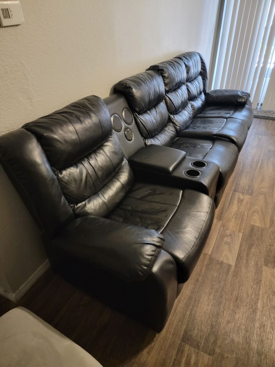 Leather Recliner Couch for Sale in Las Vegas, NV OfferUp