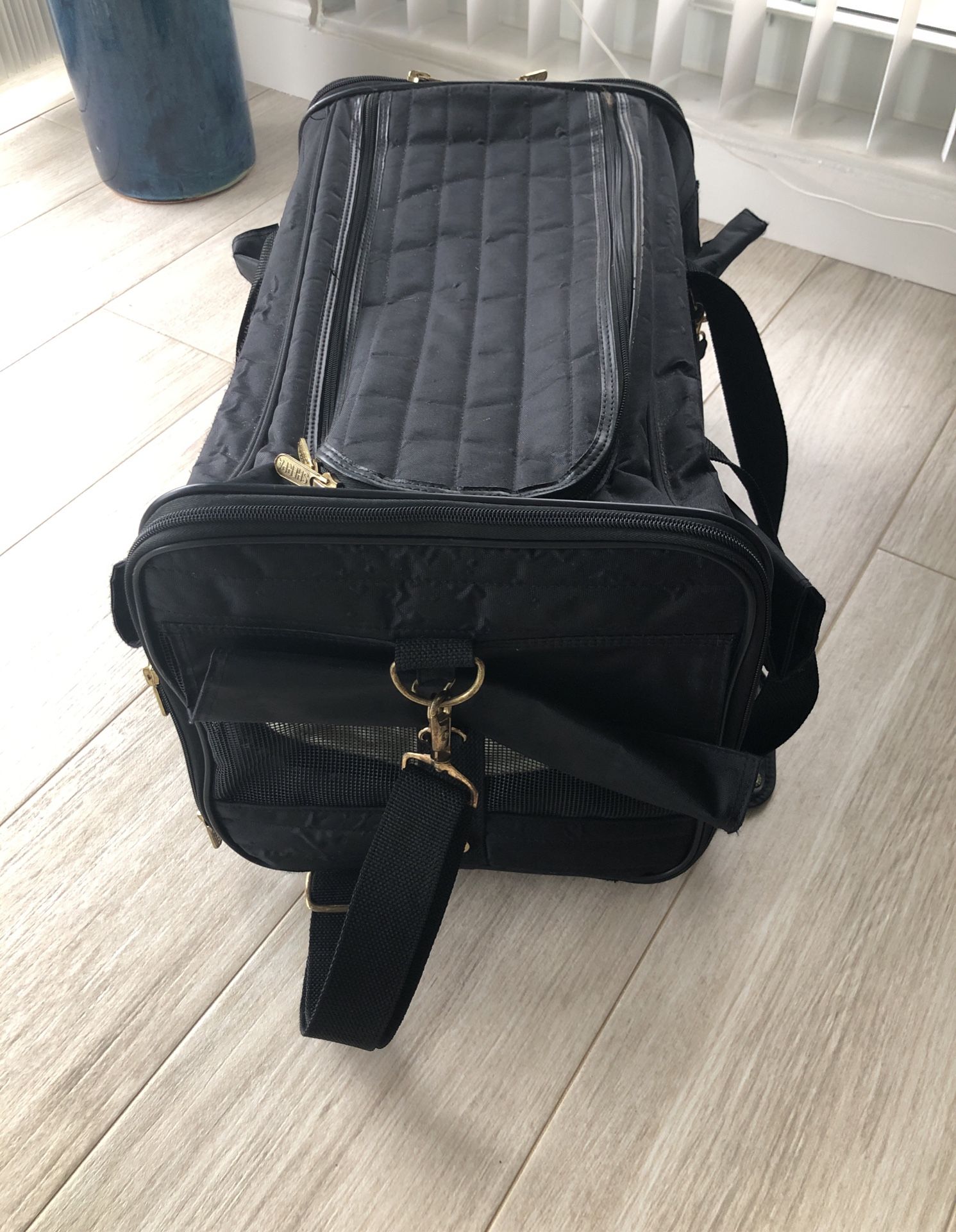 Sherpa Deluxe Dog Carrier