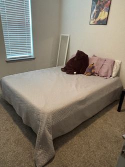Queen bed with mattress