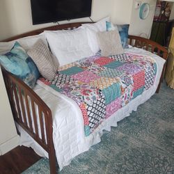 Mission Style Daybed 