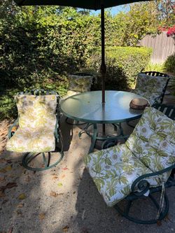 Outdoor like new couch cushions