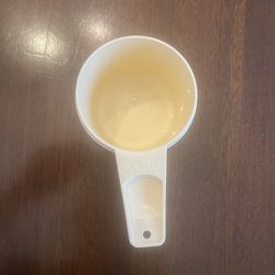 Vintage Tupperware 3/4 measuring cup cream