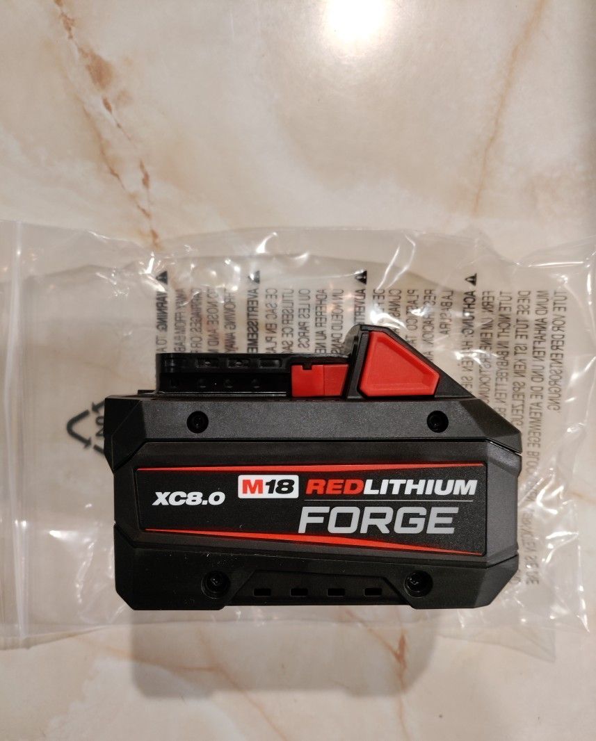 M18 Milwaukee Lithium-Ion REDLITHIUM FORGE XC 8.0 Ah Battery Pack