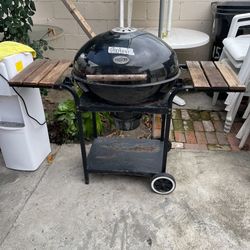 asador de carbon muy buenas condiciones muy barato 