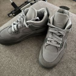 jordan 4 size 6 boys /7.5-8 Women’s 