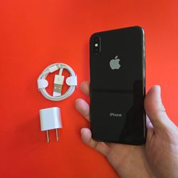 Apple iPhone X - UNLOCKED - Like New