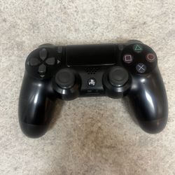 PS4 controller