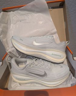 Women's Nike Vomero Plus