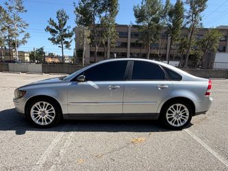 2005 Volvo FOR SALE!