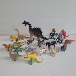Lot of mixed generic figures Dragons, Dinosaurs, Farm Animals toys Kids.