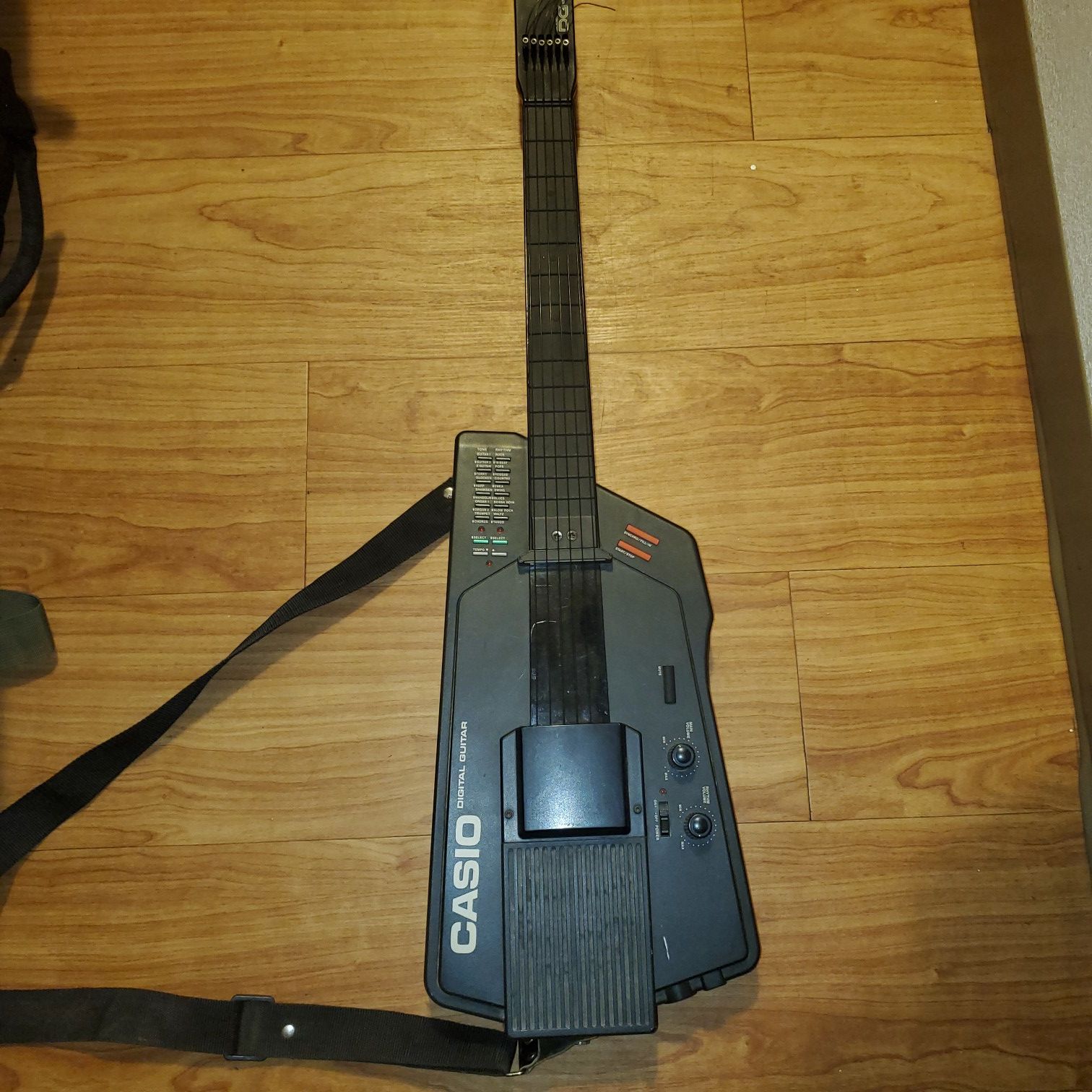 Casio DG-1 Vintage Digital Guitar