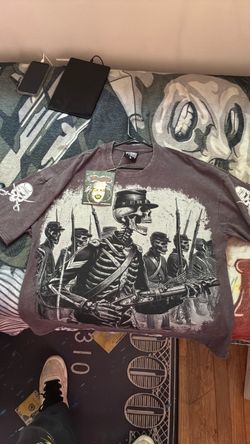 Stray charcoal grey shirt size (XL)