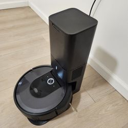 iRobot Roomba i7 Black Robotic Vacuum Cleaner & Automatic Cleaning Base