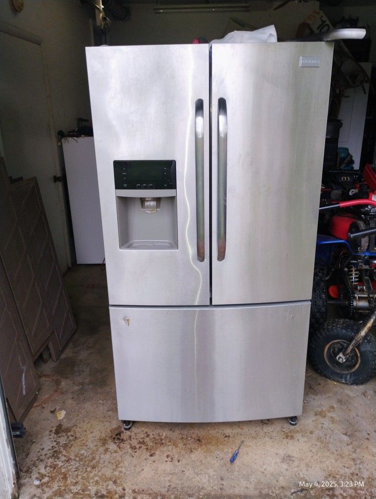 Frigidaire Double Door Refrigerator And Bottom Freezer