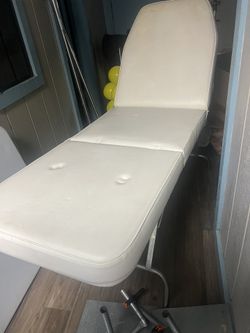Tattoo/brow/lash Table 