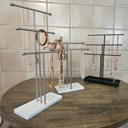 Jewelery stands (3)