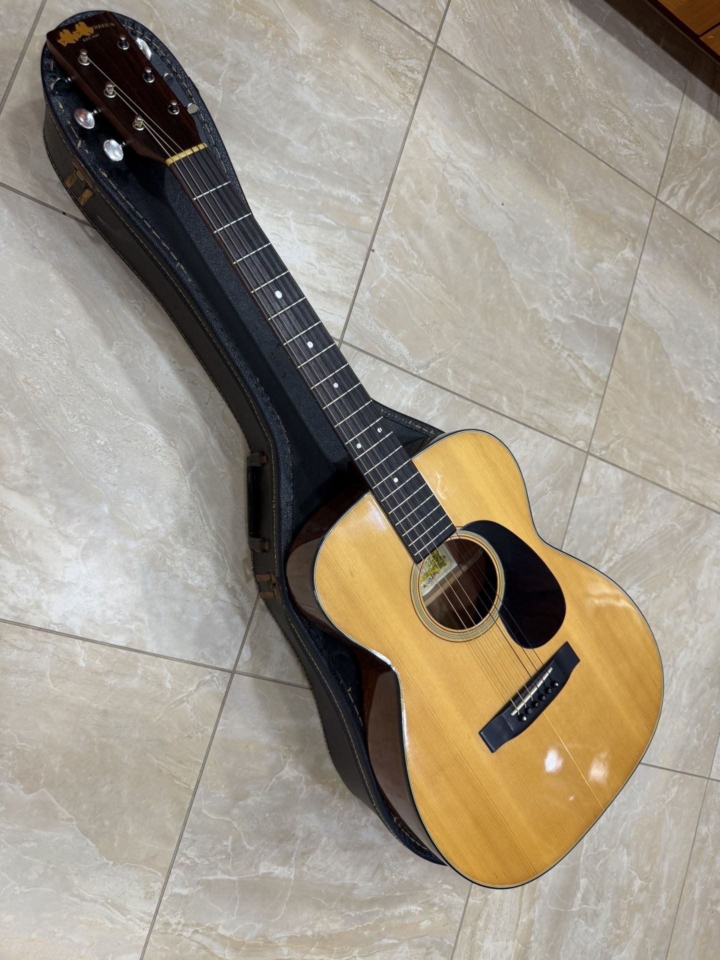 Suzuki guitar 1970s vintage like new