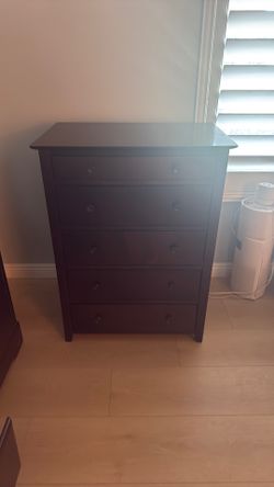 5 drawer dark wood dresser