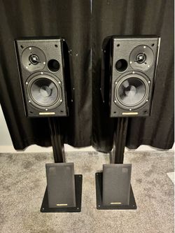 Sonus Faber Concerto Home bookshelf speakers.