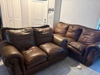 FREE COUCHES AND 2 LITTLE TABLES READY FOR PICK UP
