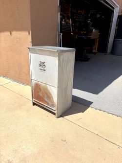 Auto food dispenser