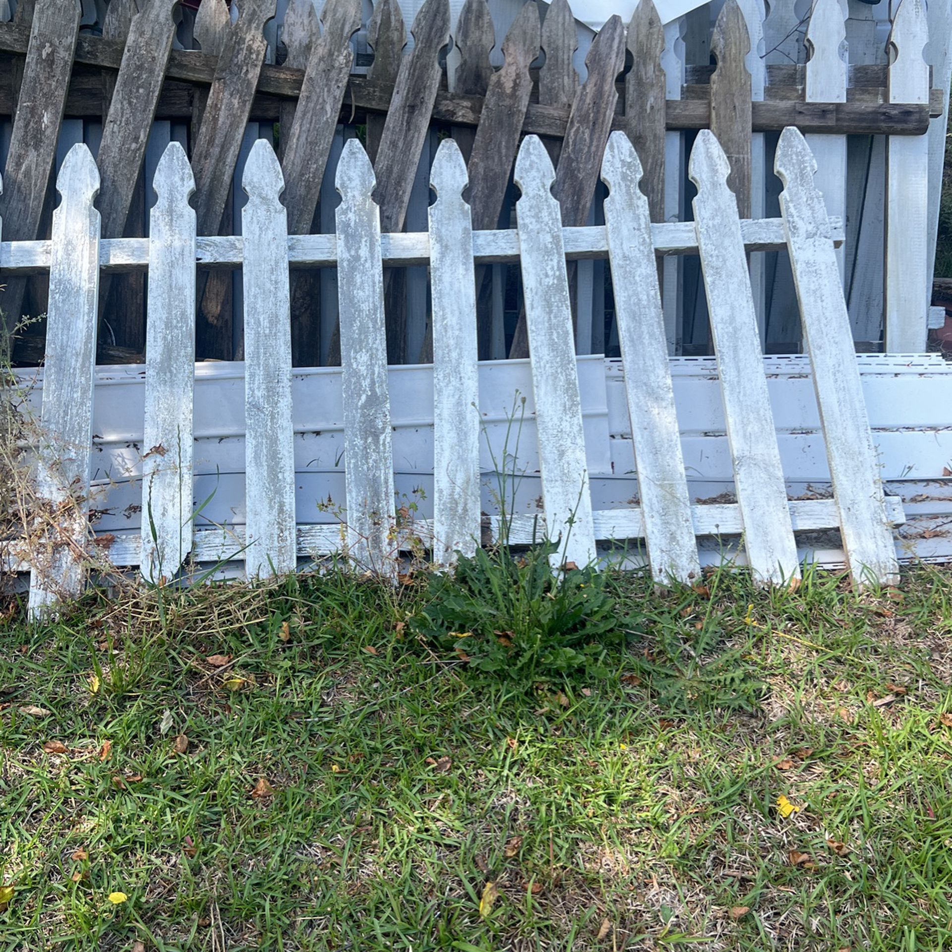 6 Pieces Of Good Wood Fence With Gate