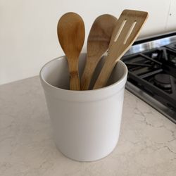 White Porcelain Utensil Holder 