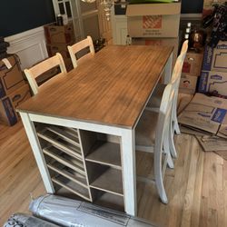 Breakfast Nook / Small Dining Table