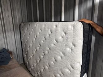 Queen Bed