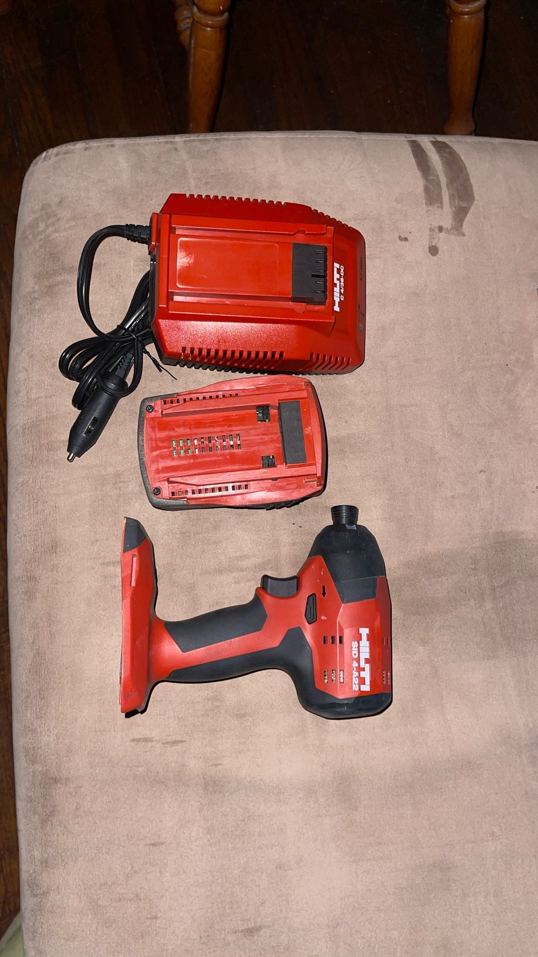 (Hilti). impact drill battery and car charger
