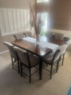 Dining Room Set - 8 People