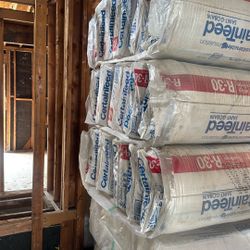 R-30 X16x48”. UNFACE INSULATION. INSILULACION R-30x16x48”. SIN PAPEL
