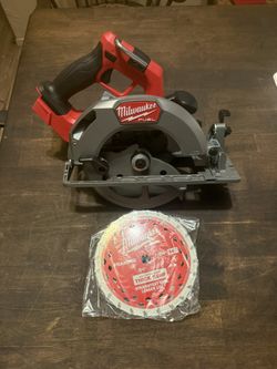 Milwaukee M18 FUEL 18V Lithium-Ion Brushless Cordless 7-1/4 in. Circular Saw (Tool-Only)