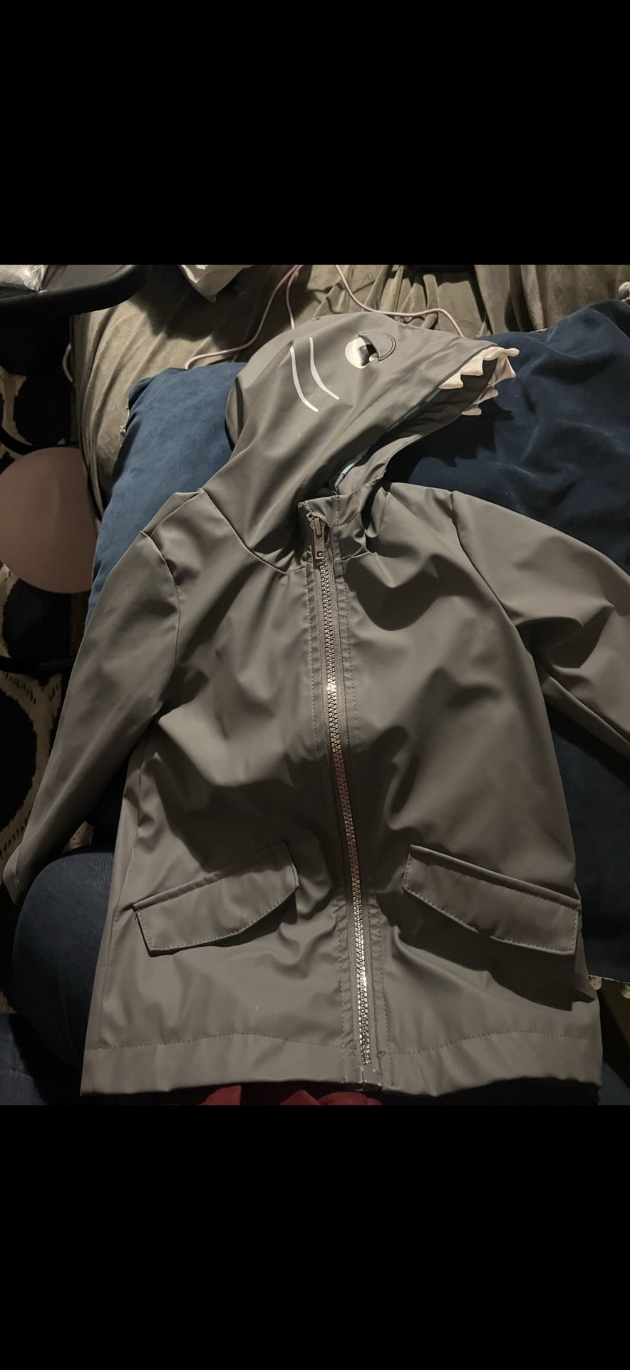 Shark Raincoat 2T- new