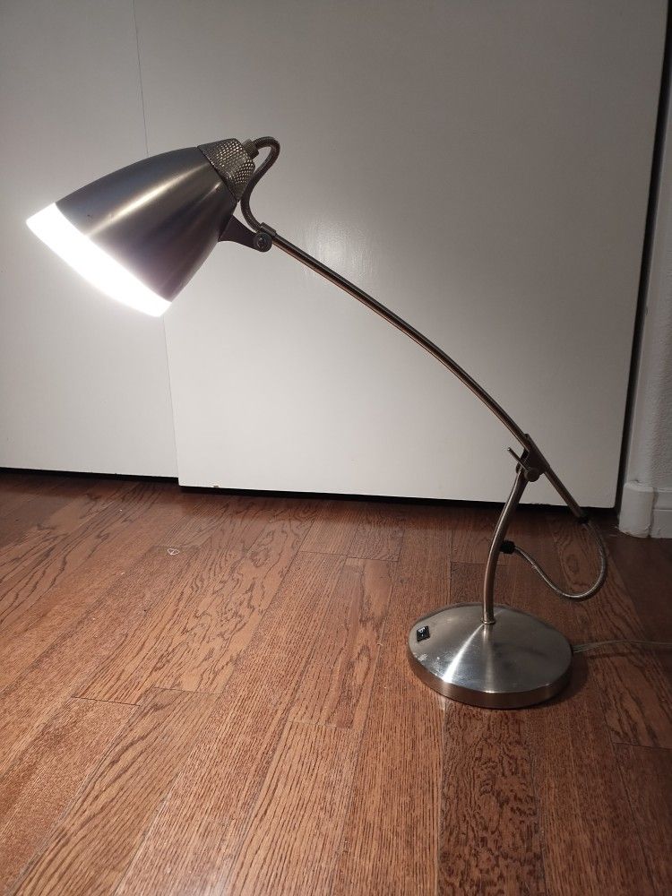 STAINLESS STEEL ADJUSTABLE DESK LAMP