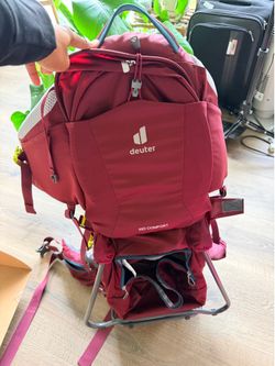 Deuter child carrier for hiking
