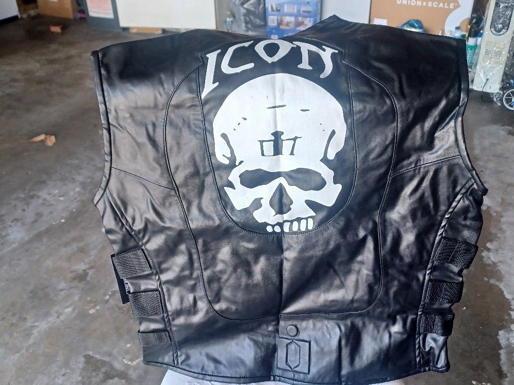 Halloween Special Offer π β οΈ!Skull Men's Motorcycle Real Leather Vest