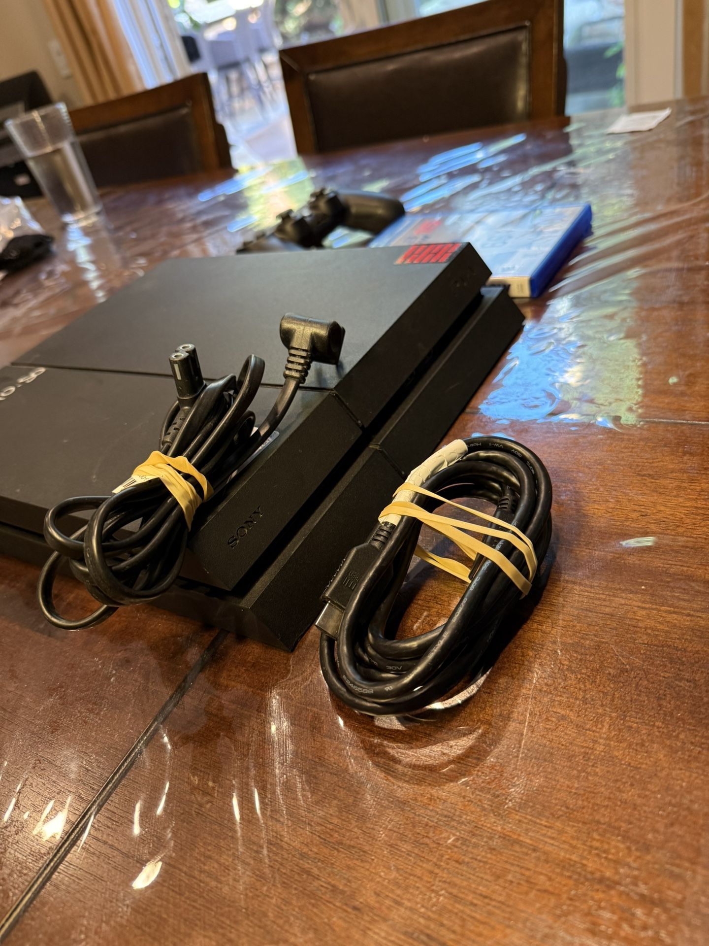 PS4 500 GB Bundle With Game And Controller - Works!