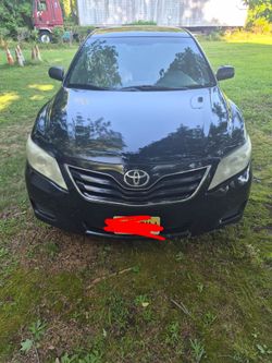2010 toyota camry le.