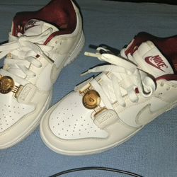 Nike Dunk Low SE 'Sisterhood' or 'Just Do It' White Phantom