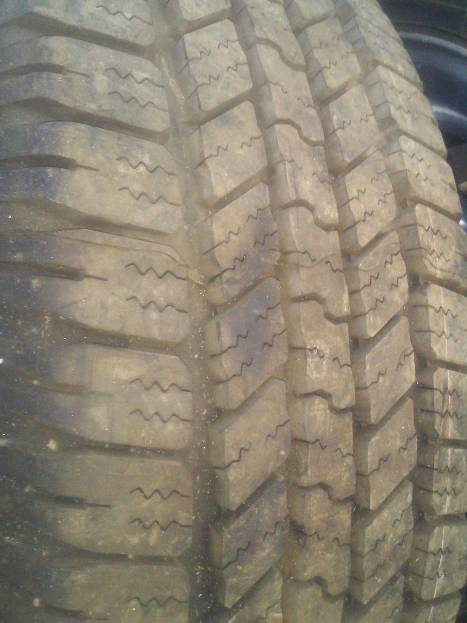 New tire 275 75 18 transforce on 8 lug ford rim