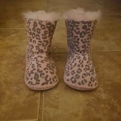 Toddler UGG boots Size Size 4/5