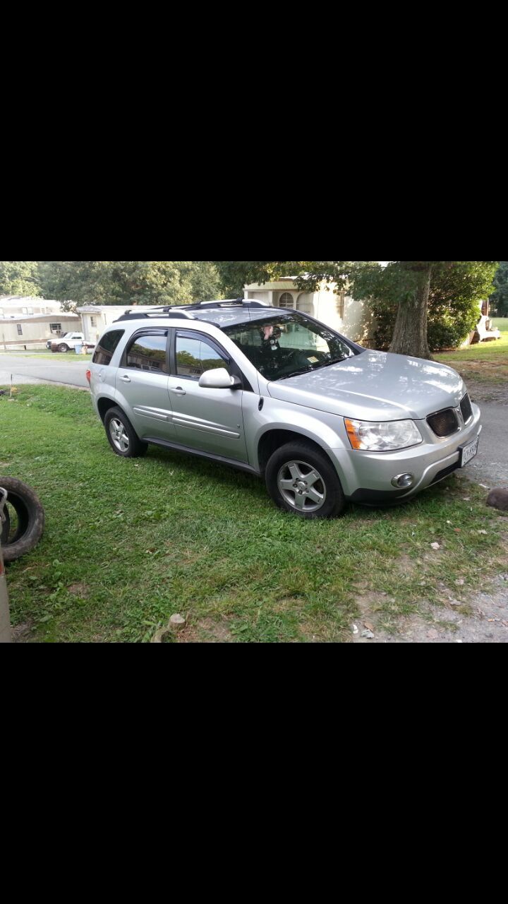 Pontiac torrent 2006 AWD good on gas cold ac new va inspection good tires