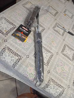 Grill brush