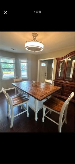 White and wood table